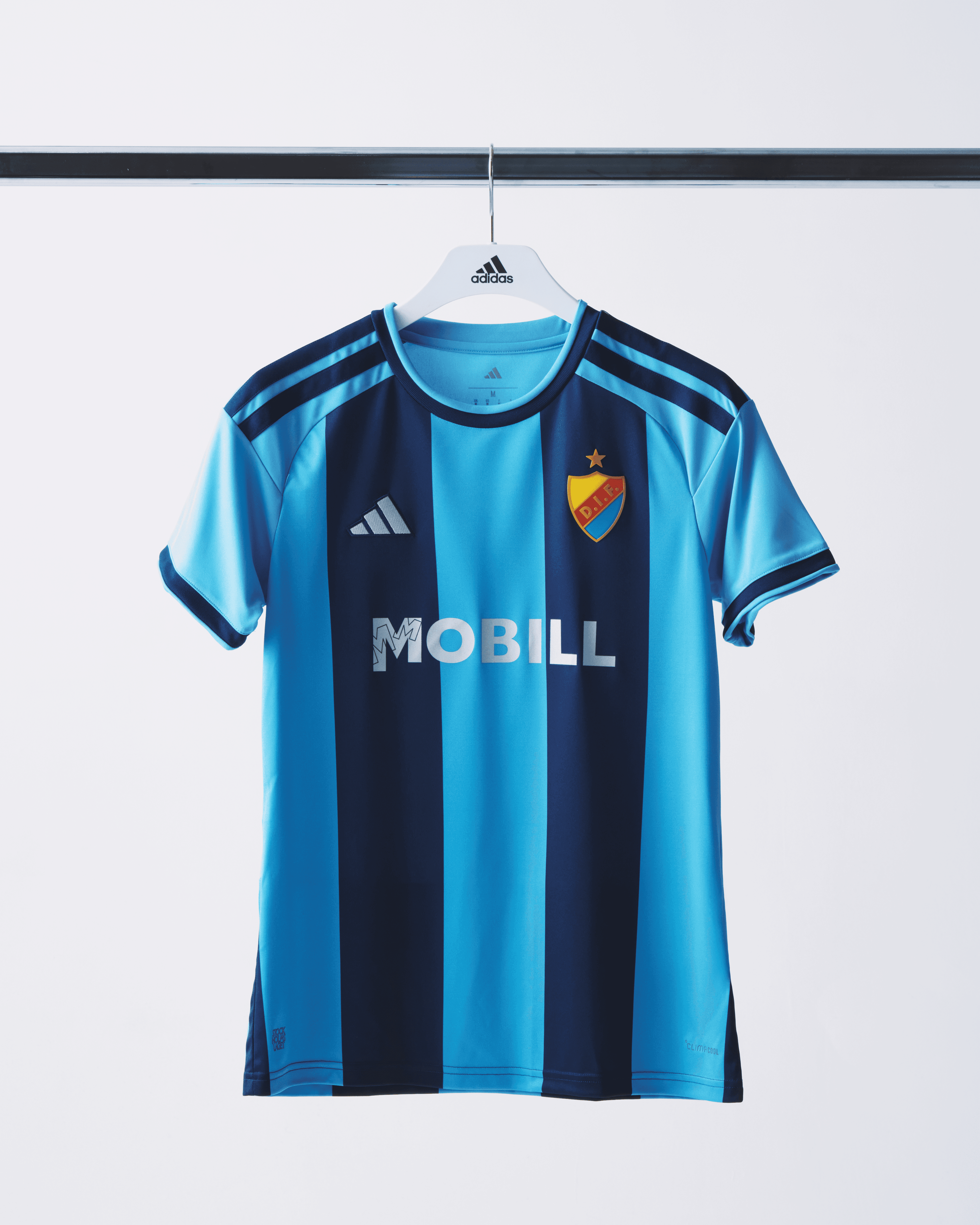 https://a.storyblok.com/f/322027/5085x6356/a872be1ebd/adidas-2026-4-5-1.png