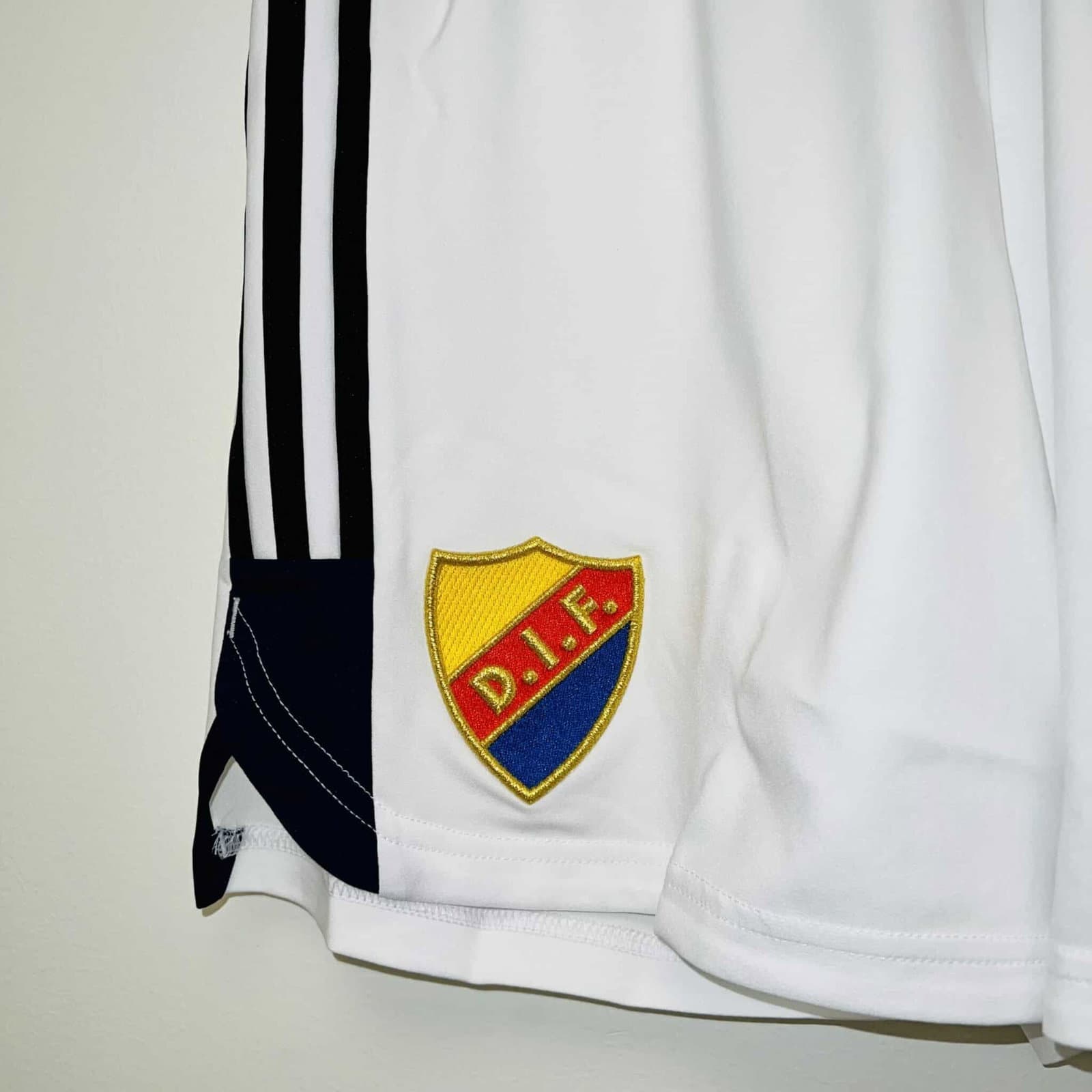 DIF DIF MATCHSHORTS TREDJE 2022 - undefined 2 - DJURGÅRDSBUTIKEN