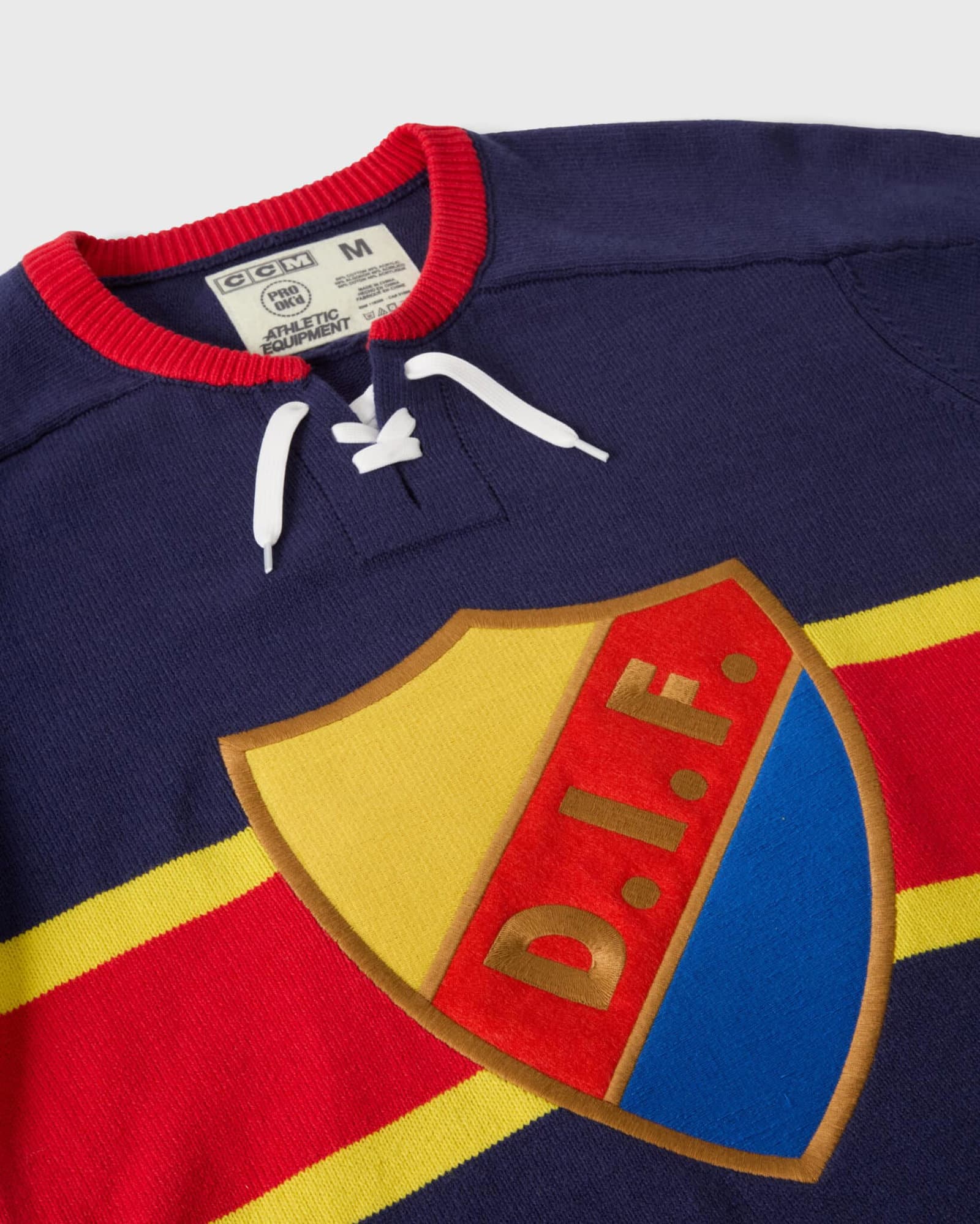 Stickad Stickad sweatshirt sköld - undefined 2 - DJURGÅRDSBUTIKEN