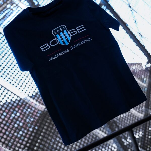 T-shirt Bosses järnkaminer